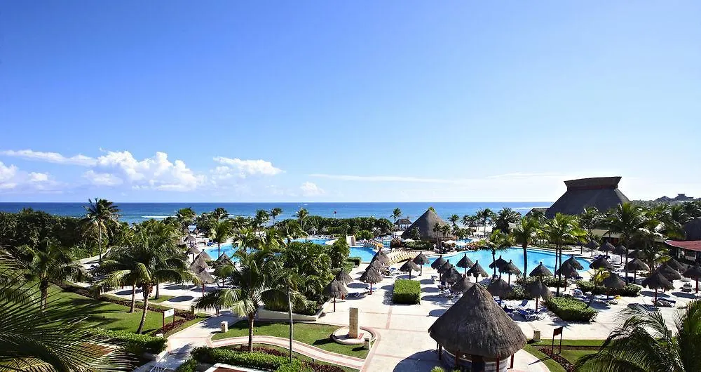 Bahia Principe Vacation Rentals - Four-Bedroom House Akumal