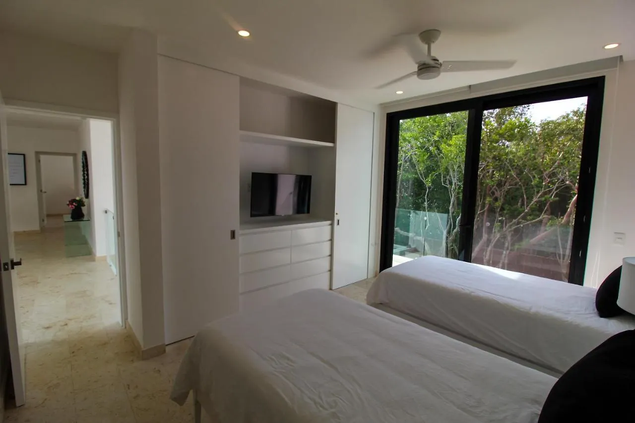 Bahia Principe Vacation Rentals - Four-Bedroom House Akumal