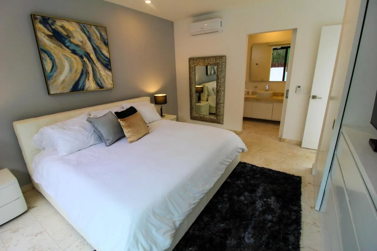 Bahia Principe Vacation Rentals - Four-Bedroom House Akumal 0*,