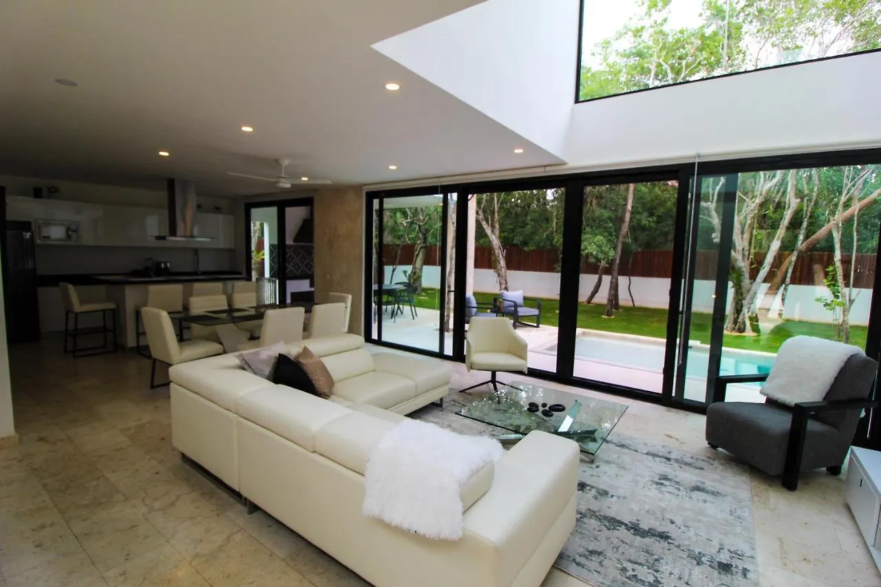 Bahia Principe Vacation Rentals - Four-Bedroom House Akumal