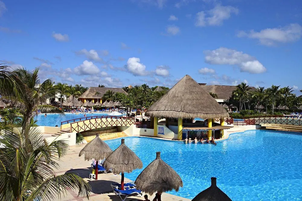 Bahia Principe Vacation Rentals - Four-Bedroom House Akumal Mexico