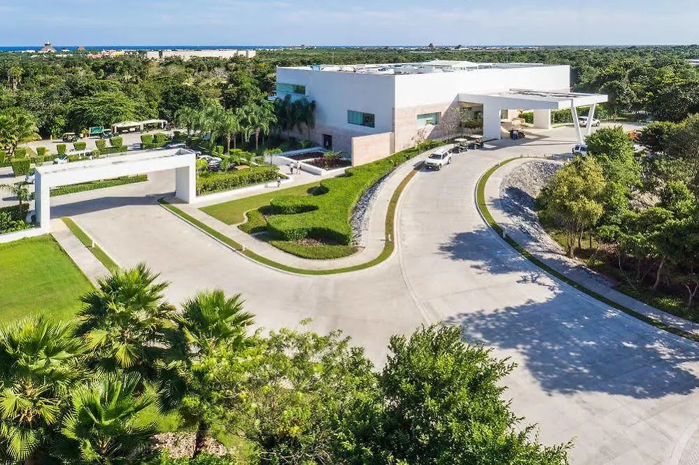 Bahia Principe Vacation Rentals - Four-Bedroom House Akumal